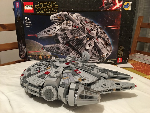Review: Lego Star Wars Faucon Millenium (75257) - Movie Objects